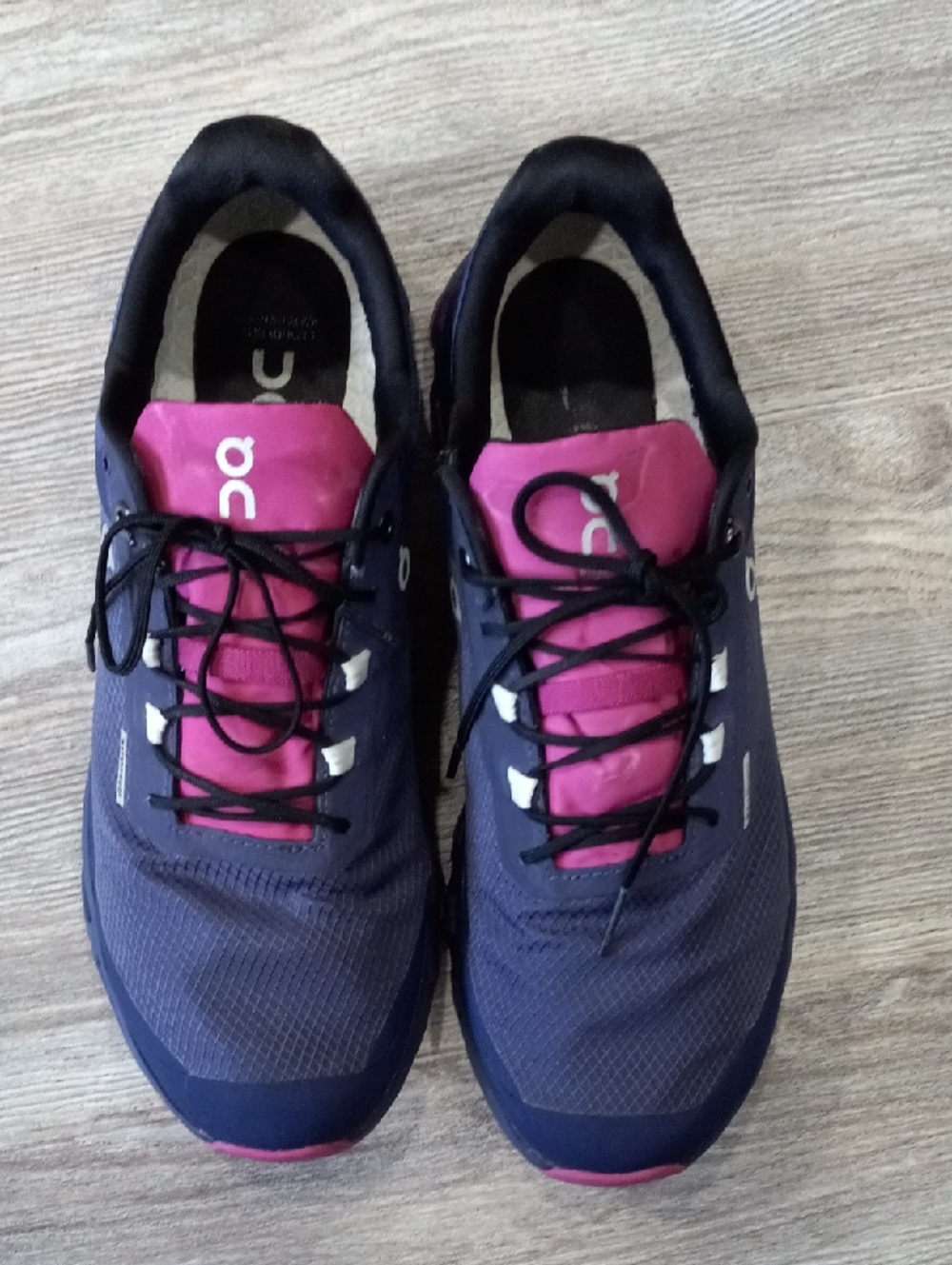 On Running Women's Cludvista Waterproof Purple and Pink Trail Sneakers